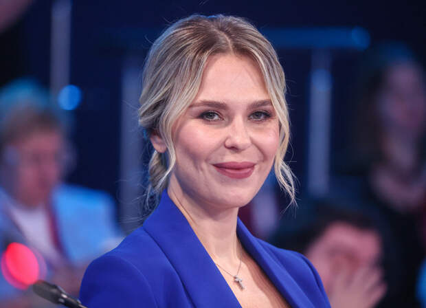 Пелагея восхитила Сеть кадрами с именинницей-дочкой: «На маму так похожа»