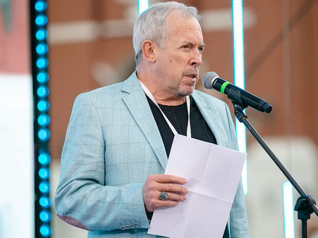 Макаревич составил список тех, кто должен преклонить колено Макаревич составил список тех, кто должен преклонить колено