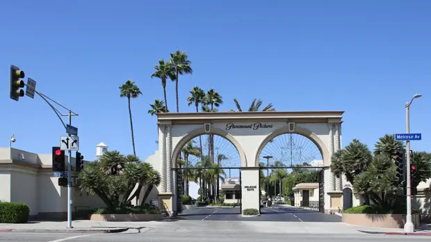 Компания Paramount сообщила о приостановке вещания своих телеканалов в России