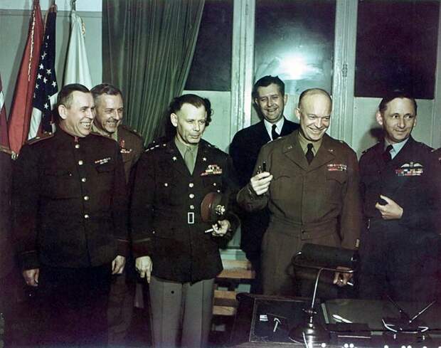 Allied_Commanders_after_Germany_Surrendered.jpg