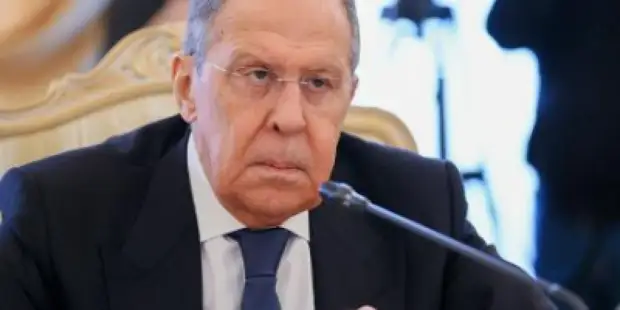 Лавров: Беларусь могла бы стать одной из стран-гарантов безопасности Украины