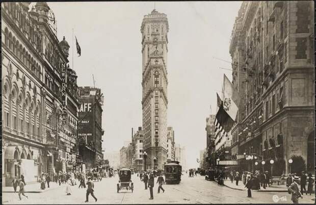 100 лет назад Ильф и Петров поехали в Америку. Вот их фото оттуда