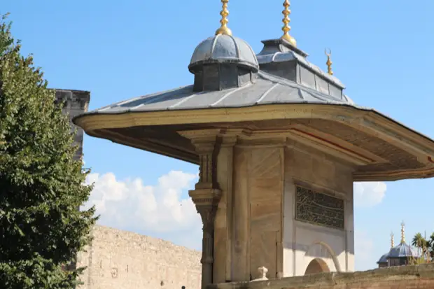 Северо-восточные ворота к Собору Северо-восточные ворота к Собору