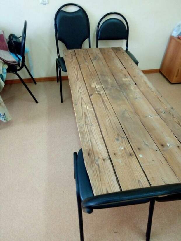 Пациенты обнаружили в пензенской больнице кровати из досок и стульев