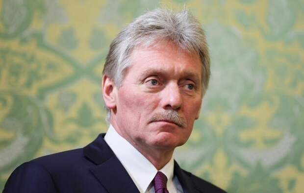 Песков опроверг слухи о недостатке информации у Путина