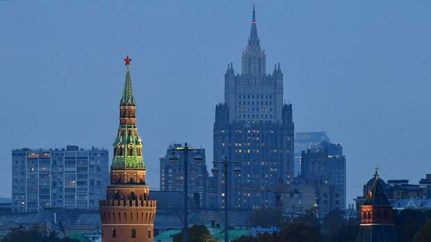 Московский Кремль и здание МИД России Московский Кремль и здание МИД России - РИА Новости, 1920, 03.01.2022