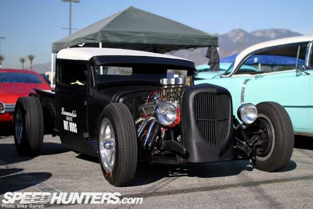 Hot Rod авто-шоу MOONEYES X-MAS PARTY 2011 (99 фото)