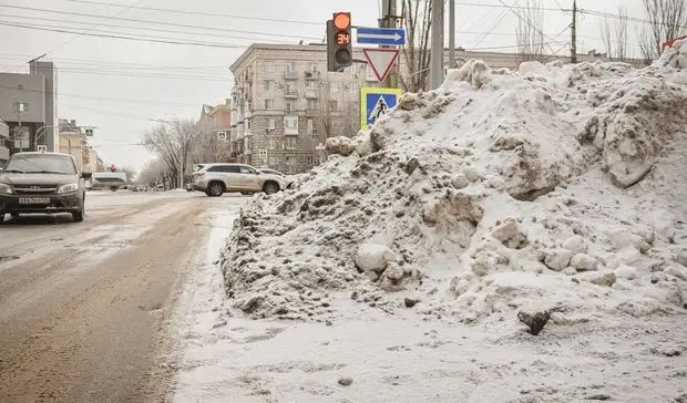 С основных дорог Ижевска снег будут вывозить по необходимости