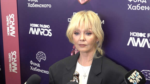 «Не паникеры»: младший сын певицы Валерии с семьей не собирается покидать Дубай