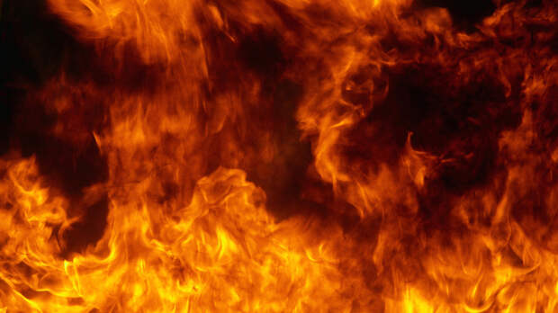 Автомобиль загорелся в Святошинском районе Киева