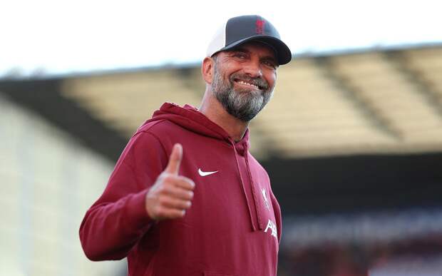 Юрген Клопп посигналил в колокольчик во время биатлонной эстафеты на Олимпийских играх