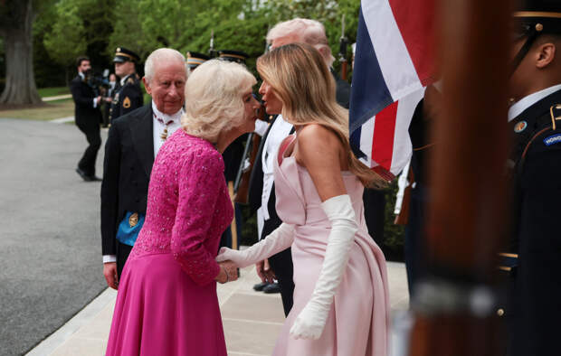 Мелания Трамп удивила поклонников внешним видом на встрече с Карлом III в США