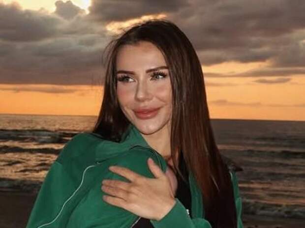 София Стужук хочет избавиться от большого бюста: «Мое лицо „разрослось“ после маммопластики»