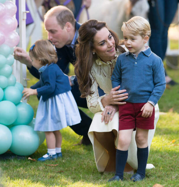 Принцесса Шарлотта, принц Уильям, Кейт Миддлтон и принц Джордж