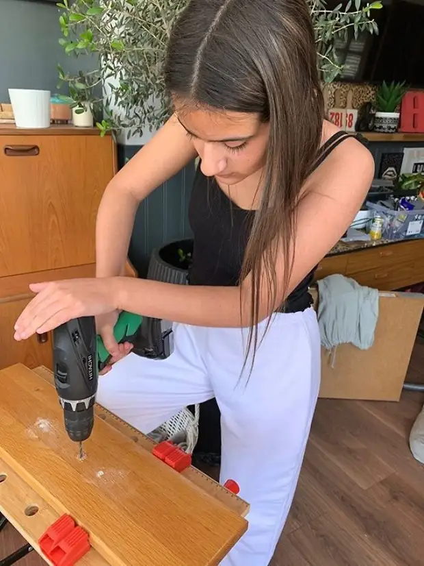 Мать разрешила 12-летней дочери сделать в доме ремонт - и поразилась результату
