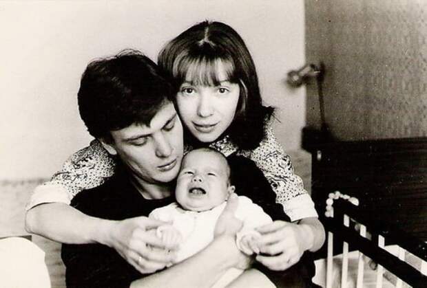 Дарья Мороз с родителями, 1983 | Фото: wday.ru