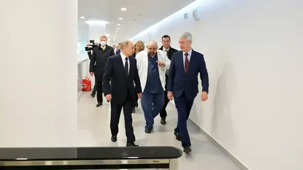 Врач описал Путину сценарии развития ситуации с коронавирусом