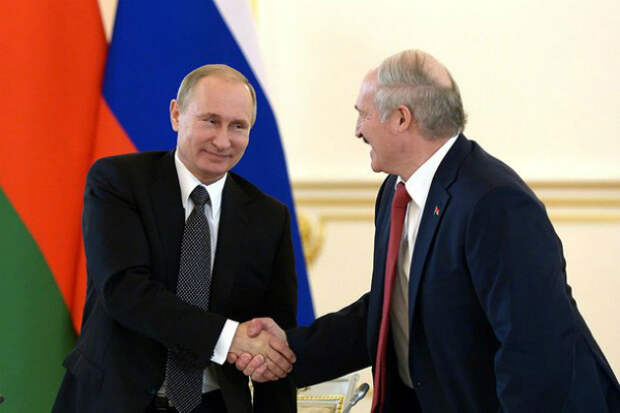 Путин поздравил Лукашенко с победой на выборах