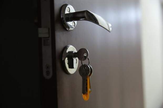 Приставы взыскали с аферистки почти 11,6 млн рублей за обман с квартирой