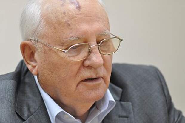 Горбачев обозвал Трампа дураком