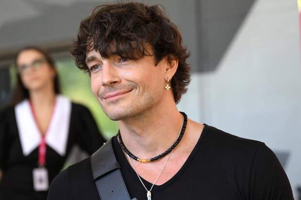 Максим Матвеев высказался о проколах в ушах и ношении колец