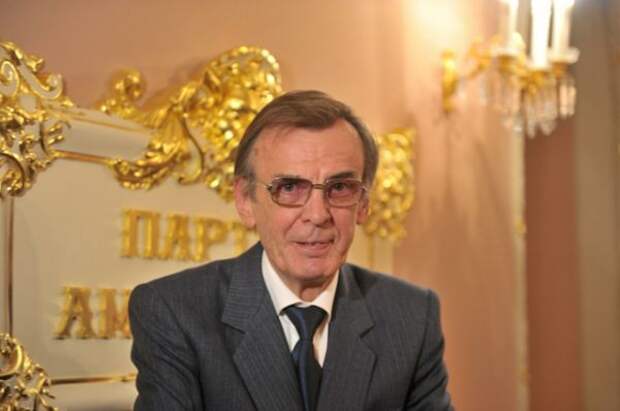 Георгий Тараторкин на церемонии награждения театральной премии «Золотая маска», 2012.