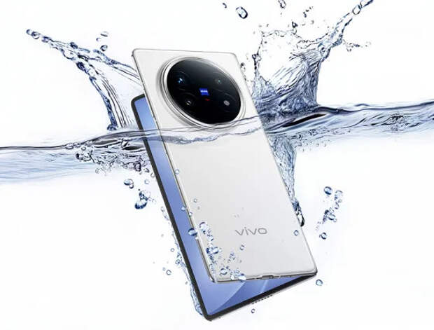 6000 мАч, толщина 4,3 мм, камера Zeiss, максимальная защита IP69+, но почему-то Snapdragon 8 Gen 3. Представлен Vivo X Fold5, у него самый большой аккумулятор из складных моделей