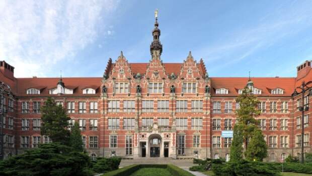 Университет заложен в 1990 году, является одним из ведущих технических вузов Польши.