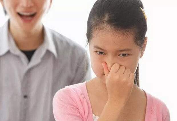 Дети воняют. Неприятный запах изо рта у ребенка. Детям о неприятных запахах.