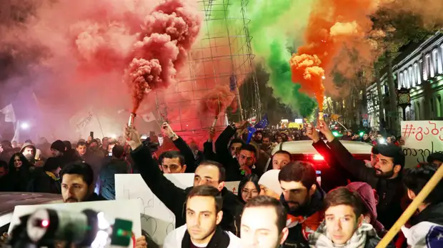 В МВД сообщили о задержании почти 30 протестующих в Тбилиси