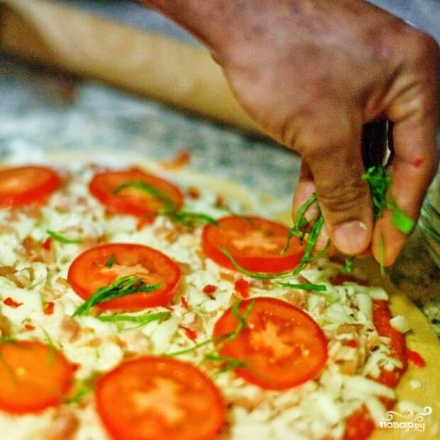 Чем посыпать готовую пиццу