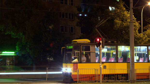 Схему движения трамваев временно изменили в Барнауле из-за аварии