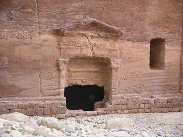Гробница неизвестного знатного набатейца / Фото из Иордании