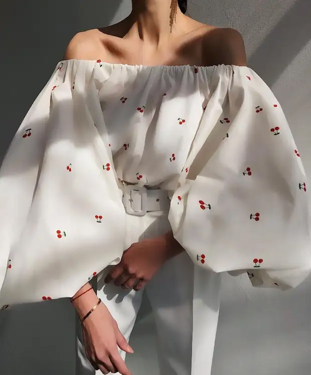 Модные блузки весна 2022: модели, которые должны быть в вашем гардеробе
