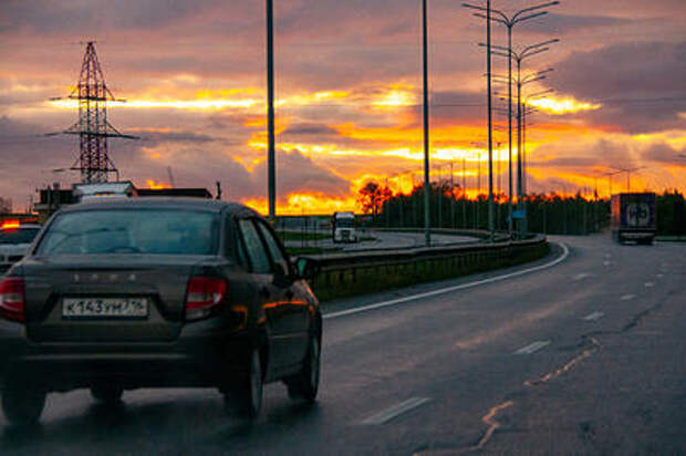 Более 900 автомобилей стоят в очереди пред Крымским мостом