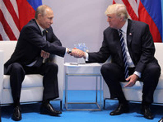 В ходе приветствия президент США заявил, что для него большая честь встретиться с Путиным. "Я очень рад нашей встрече, и надеюсь она принесет результаты", - ответил любезностью российский лидер