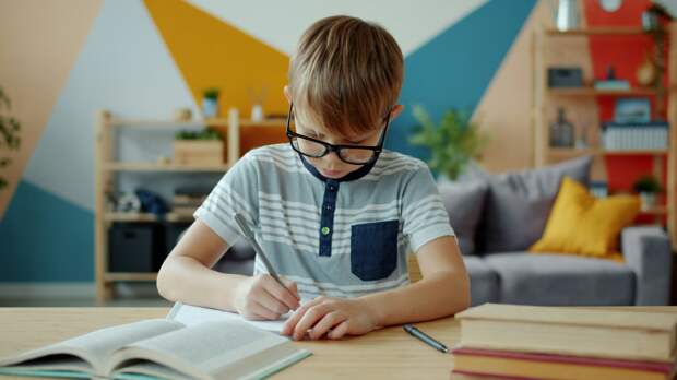 Психолог Смирнова рассказала о способах помочь детям найти мотивацию к учёбе