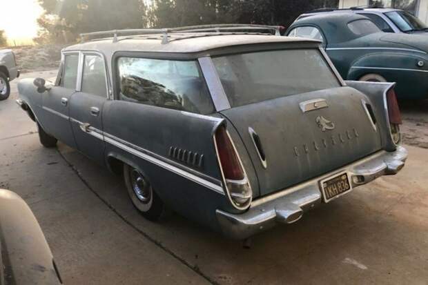 Chrysler New Yorker Town & Country 1958 года выпуска больше 50 лет простоял в гараже