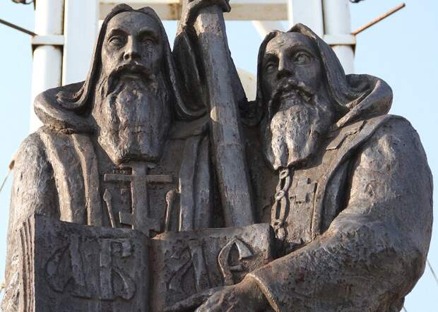 Отправка Кирилла и Мефодия на склад обойдётся в 1,2 миллиона рублей