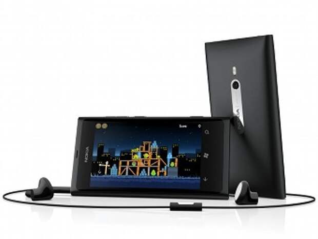Nokia Lumia 800. Изображение с сайта nokia.com