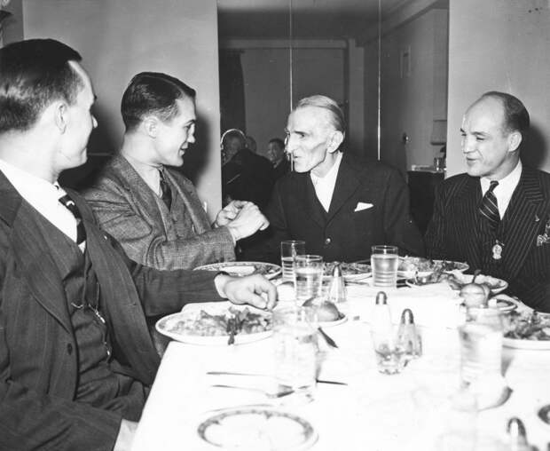 Фото Теслы - INFOnotes