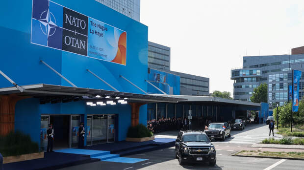 «Папочка» Трамп и «НАТОвская» деревня: что пишут западные СМИ о саммите в Гааге