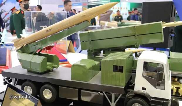 Иран представил баллистическую ракету BM-300 класса «земля-земля