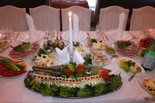 Роспотребнадзор: 16 человек отравились на свадьбе в Дагестане салатами