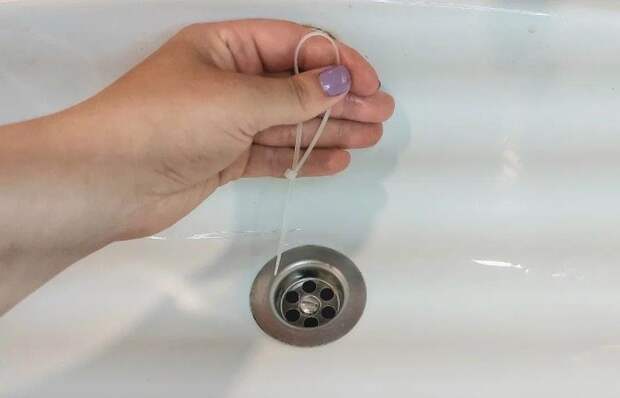 Как быстро убрать жвачку с ковра и устранить запах в шкафу