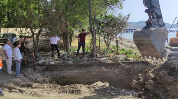 Власти Коктебеля опровергли разорение могилы бойцов Коктебельского десанта
