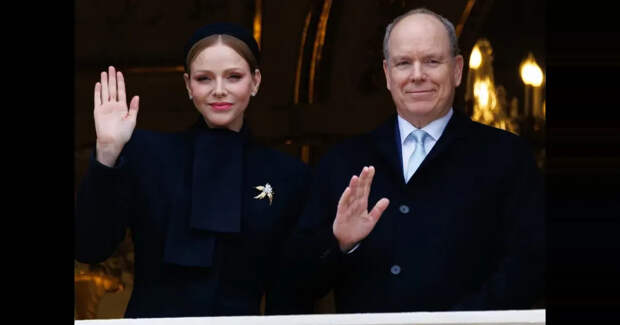 Княгиня Шарлен и князь Альбер II с детьми вышли в свет в Монако