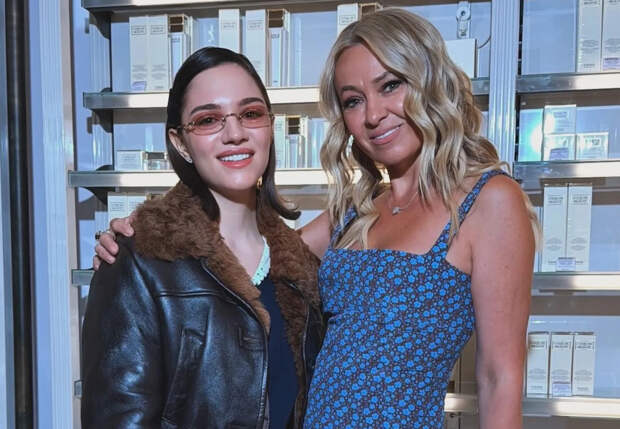 Евгения Медведева, Виктория Шелягова, Юлия Барановская посетили открытие корнера Яны Рудковской в ГУМе