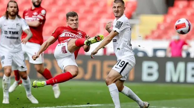 Свищёв назвал положительным пример Зобнина, попросившего «Спартак» уменьшить ему зарплату