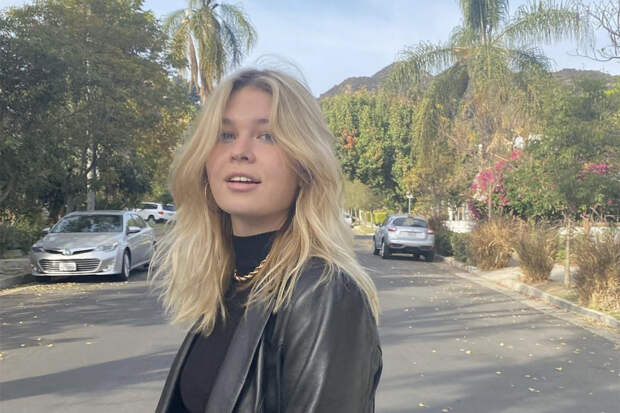 Дочь покинувшей Россию после начала СВО певицы начала распродавать свои брендовые вещи